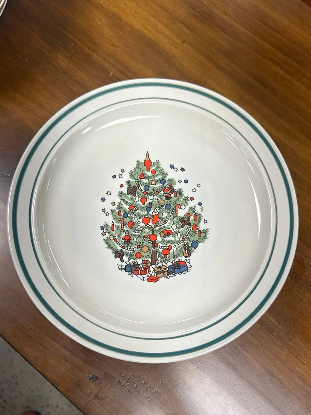 Set off 4 Rare STONEWARE CHINA Christmas 10” Tree Plate